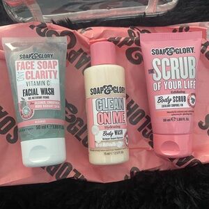 NEW SOAP & GLORY WASH KIT